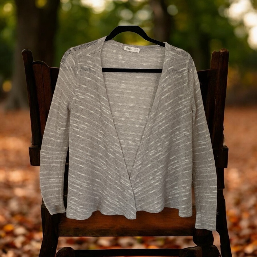 10/$30 Aeropostale cardigan sweater light Gray white Striped wrap